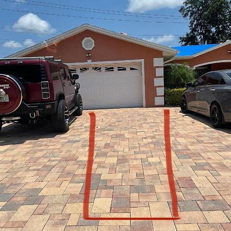Twelve Oaks Modern Independent Apartment Tampa Zewnętrze zdjęcie